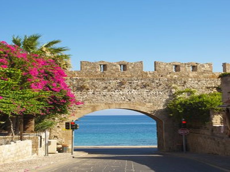 The Enchanting Beauty of Lindos